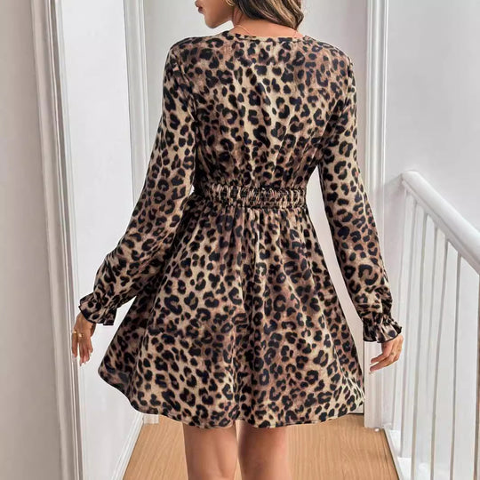 Damen Kleid mit femininer Silhouette und Spitze im Leopardenmuster