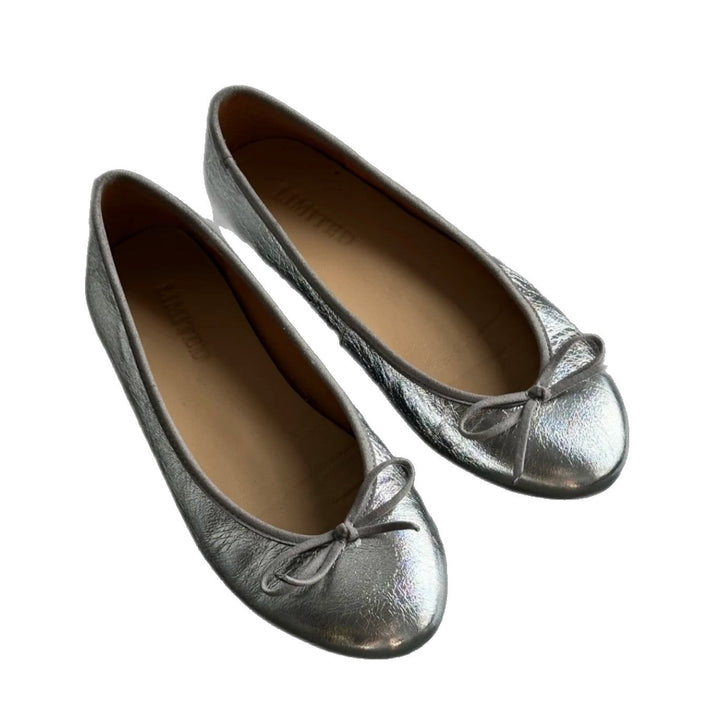 Damen Ballerina-Schuhe mit glänzender Oberfläche und verspieltem Schleifenakzent