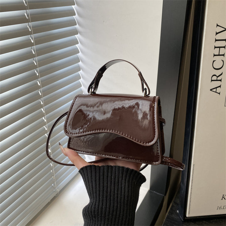 Damen Mini-Handtasche mit glänzendem Design Nord Taschen