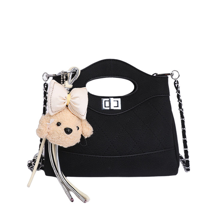 Damen modische Handtasche mit strukturiertem Design und süßem Bärchenanhänger Nord Taschen