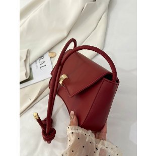 Damen Umhängetasche mit verstellbarem Tragegurt und eleganter Schnappverschluss Nord Taschen