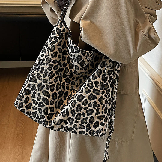 Damen Hobo-Tasche mit modernem Leopardenmuster Nord Taschen
