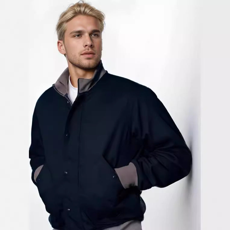 Herren Kurzblouson mit Stehkragen, verdeckter Druckknopfleiste und Rippbündchen Nord Taschen