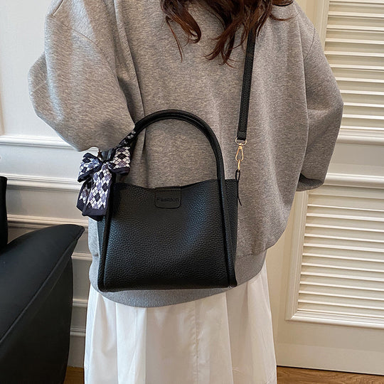Damen modische Handtasche mit dekorativem Schleifen-Detail Nord Taschen