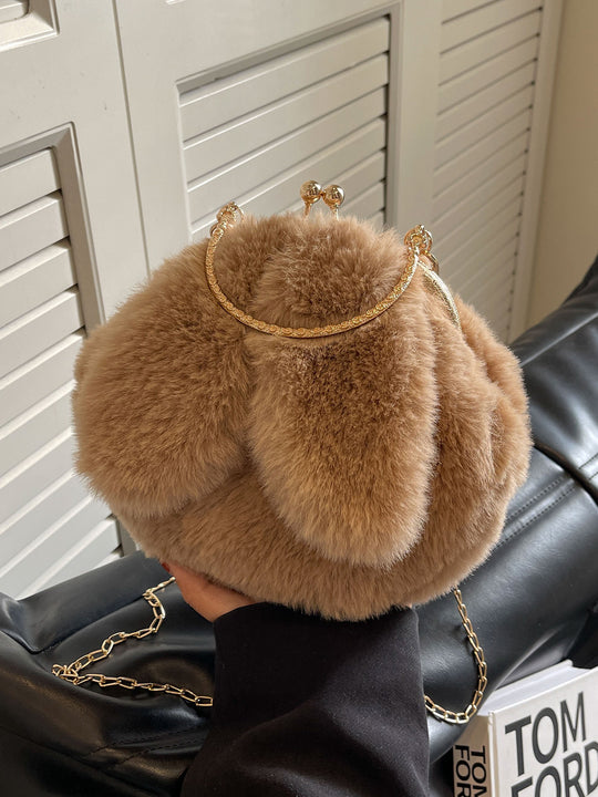 Damen Plüsch Handtasche mit goldenen Akzenten und abnehmbarem Kettenriemen Nord Taschen
