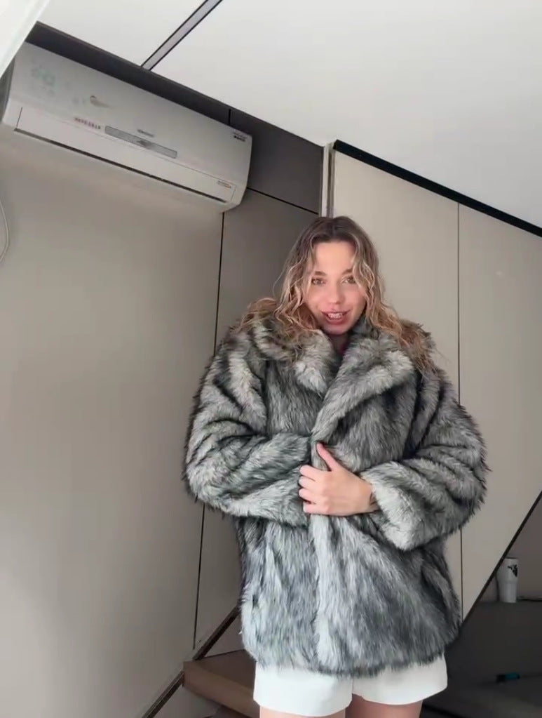 Damen Kurzer luxuriöser Kunstpelzmantel mit voluminösem Schalkragen und Boxy‑Silhouette Nord Taschen