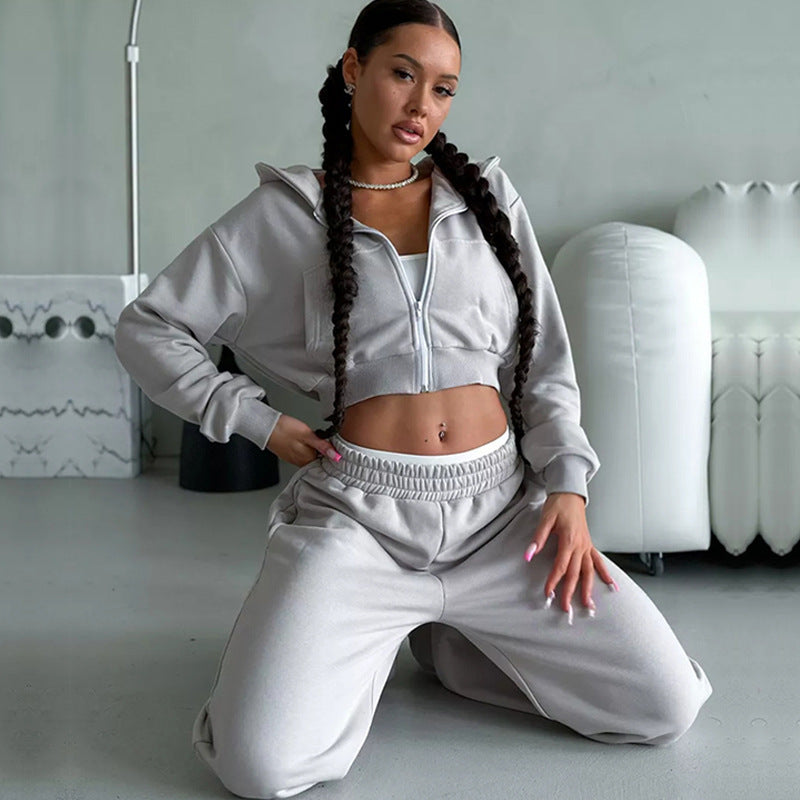 Damen moderner Cropped Hoodie und weite Jogginghose Set Nord Taschen