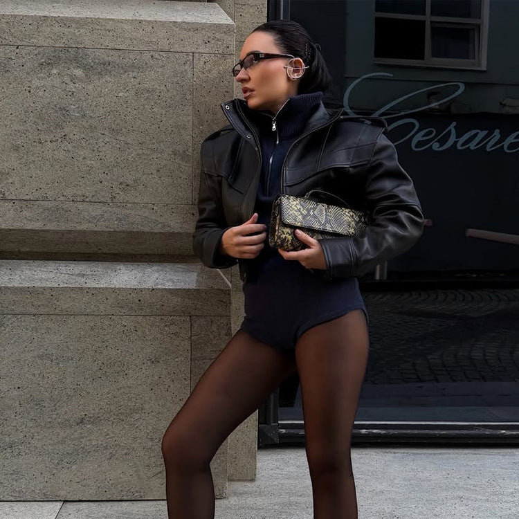 Damen Kurze vegane Lederjacke mit markanter Schulterstruktur und Cropped-Schnitt Nord Taschen
