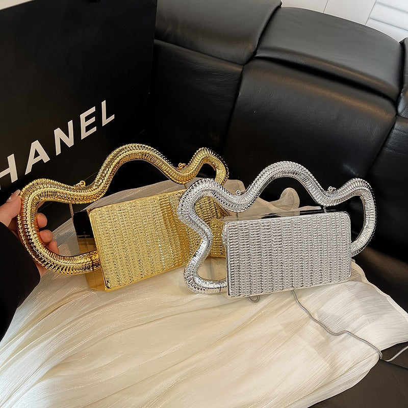 Damen stilvolle Clutch mit oxidierten Metallteilen Nord Taschen