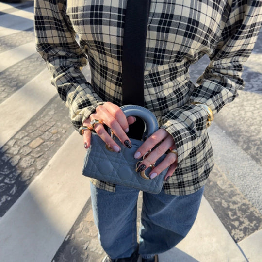 Damen Karo-Hemdjacke mit betonten Schultern und oversized Schnitt Nord Taschen