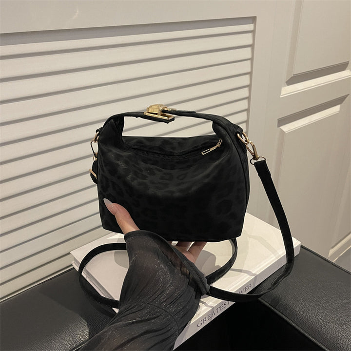 Damen Handtasche mit elegantem Leopardenmuster Nord Taschen