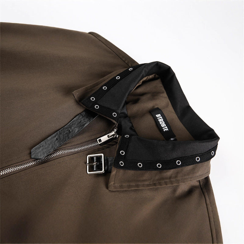 Unisex Boxy‑Blousonjacke mit Nietenverzierung am Schnallenkragen und verdecktem Reißverschluss Nord Taschen