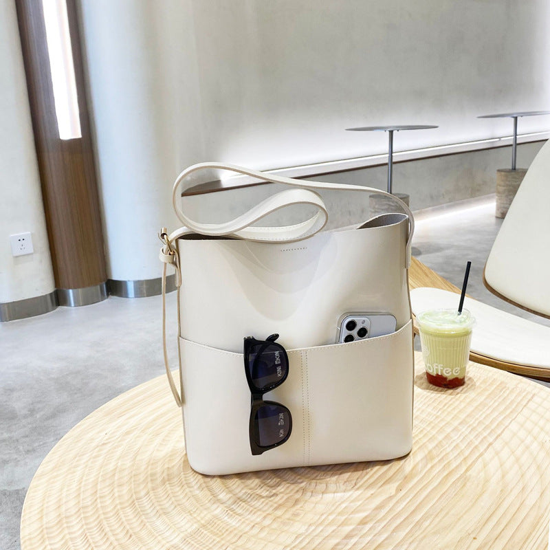 Damen Schultertasche mit eleganter Struktur und praktischen Außenfächern Nord Taschen