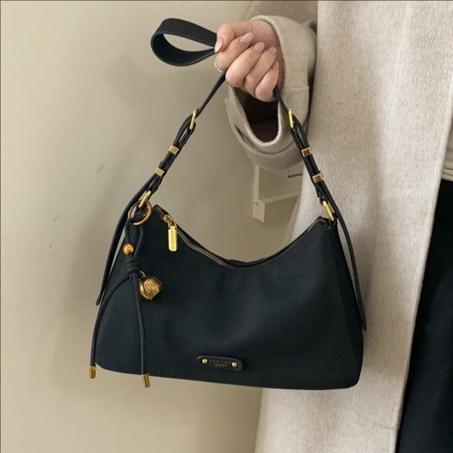 Damen Hobo-Tasche aus weichem Kunstleder mit dekorativen Details Nord Taschen