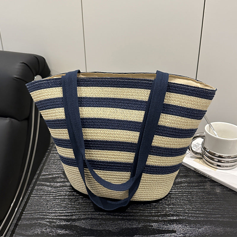 Damen Strandtasche mit vielseitigem Tragekomfort und modernen Streifen Nord Taschen