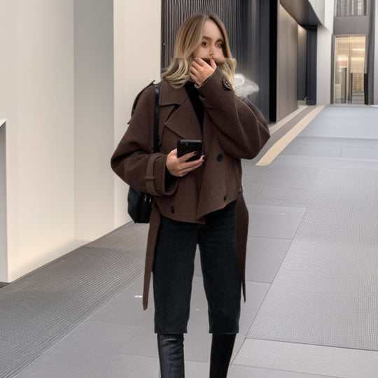 Damen Kurz geschnittener Oversize-Wollmix-Peacoat mit weitem Revers und Bindegürtel Nord Taschen