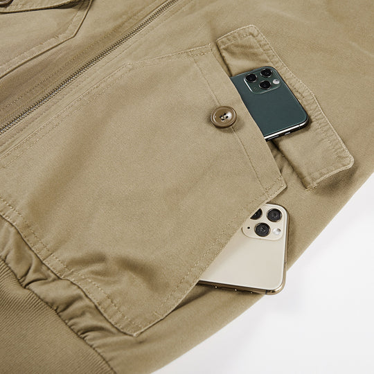 Herren Canvas-Bomberjacke im Utility-Fieldstil mit Ärmeltasche, Pattentaschen und geripptem Bund Nord Taschen