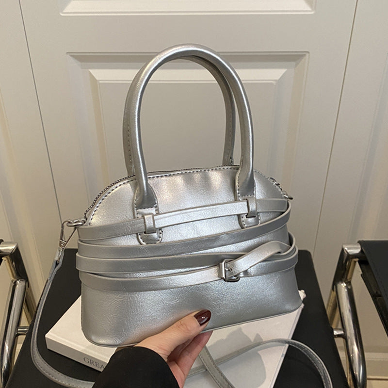 Damen Umhängetasche mit modischem Rückenverschluss und strukturiertem Design Nord Taschen