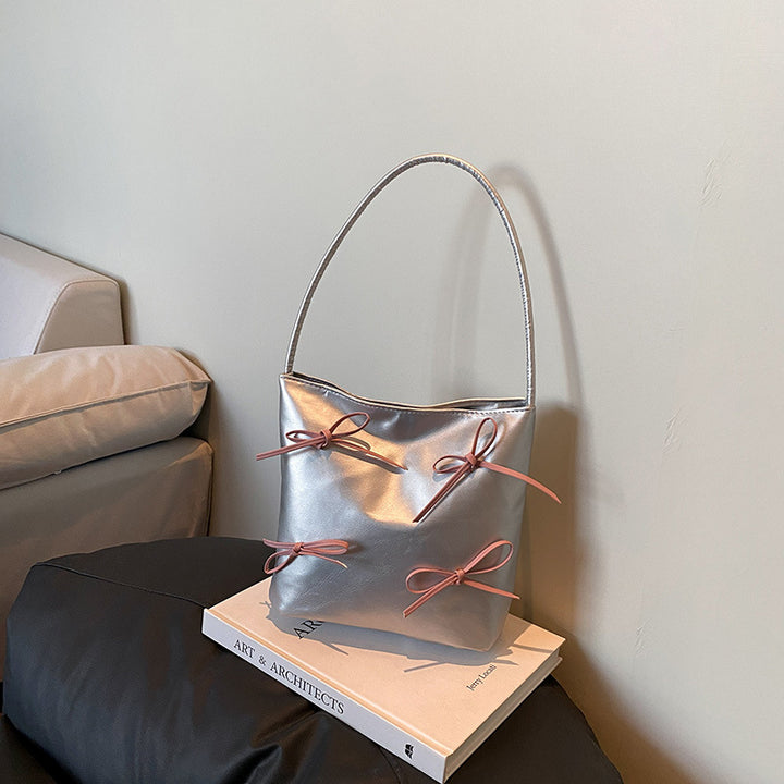 Damen Henkeltasche mit dekorativen Schleifendetails Nord Taschen