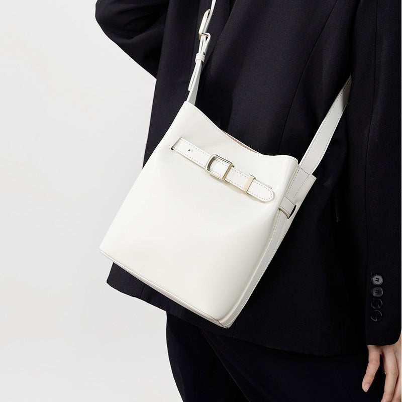 Damen praktische Ledertasche im minimalistischen Stil Nord Taschen