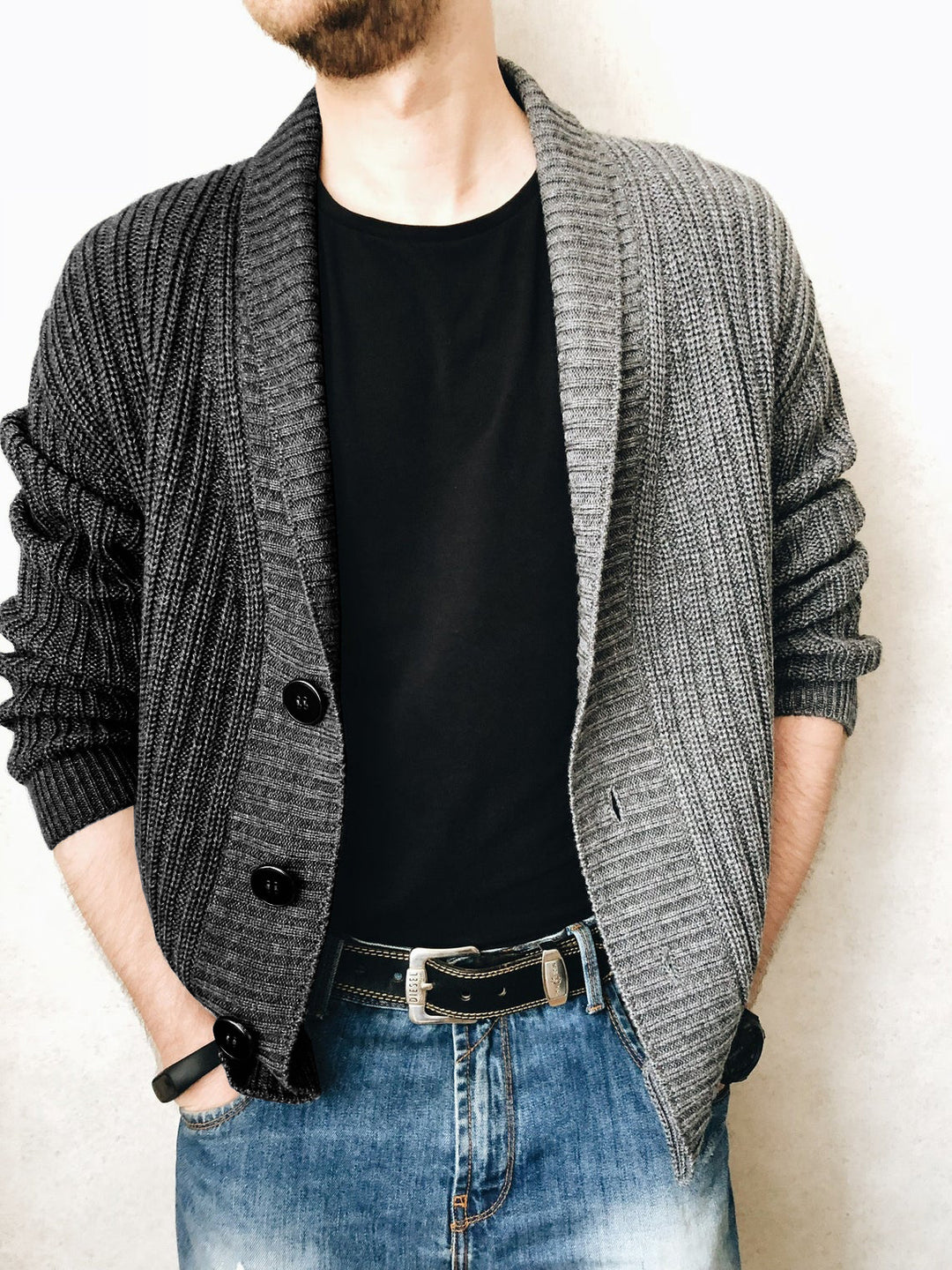 Herren Grobstrick-Cardigan mit Schalkragen, Rippstruktur und markanten Knöpfen Nord Taschen