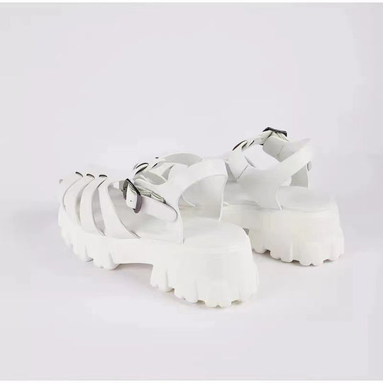 Damen  robuste Plateau-Sandalen mit mehreren Zier- und Komfortriemen, verstellbarer Metall-Schnalle und profiliertem Traktorabsatz Nord Taschen