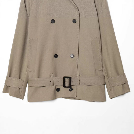 Damen Kurztrench mit hohem Stehkragen, doppelreihiger Knopfleiste und Taillengürtel Nord Taschen