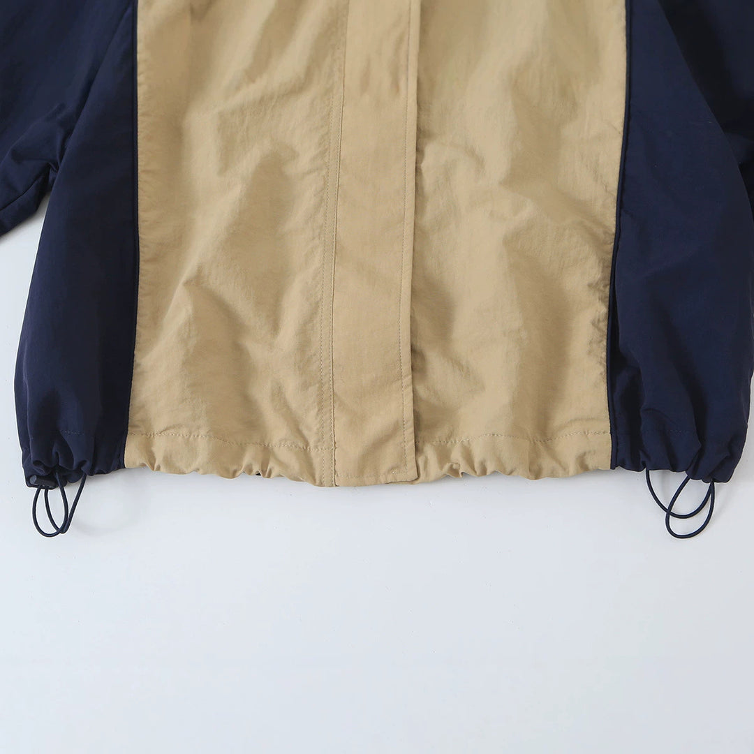 Damen Leichte Cropped-Übergangsjacke mit Funnelkragen, Kontrast-Einsätzen und Tunnelzug Nord Taschen