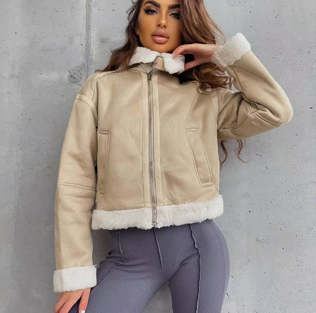 Damen Hochgeschnittene Pilotjacke aus veganer Lederoptik mit Teddyfutter und Reißverschluss Nord Taschen