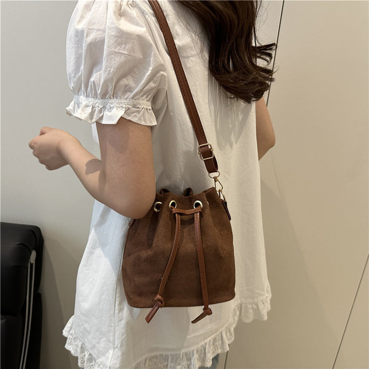Damen Hobo-Tasche aus weichem Wildleder mit verstellbarem Kordelzug Nord Taschen