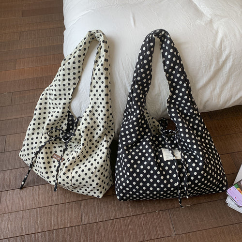 Damen Hobo-Tasche mit verspieltem Punktedesign und praktischem Kordelzug Nord Taschen