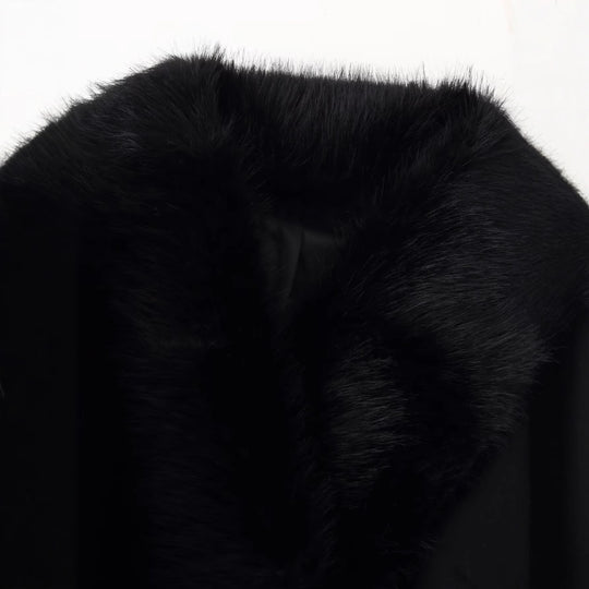 Damen Eleganter Wollmantel mit großem Kunstfellkragen und Bindegürtel Nord Taschen