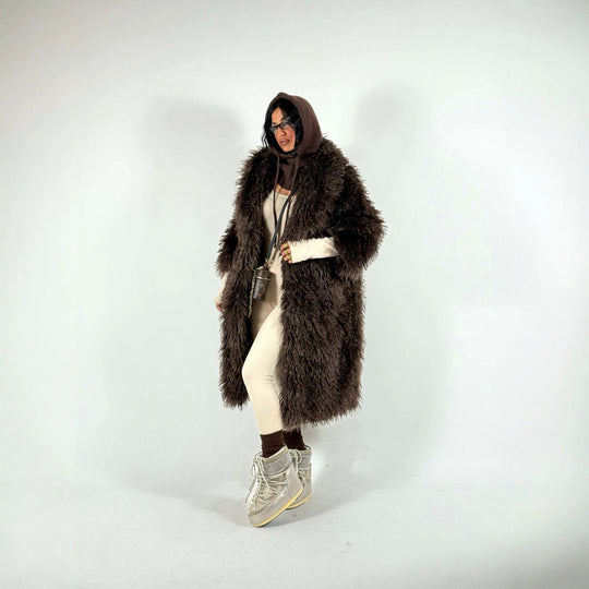 Damen Maxilanger Kunstpelzmantel mit langflorigem Hochflor und Oversize-Silhouette Nord Taschen