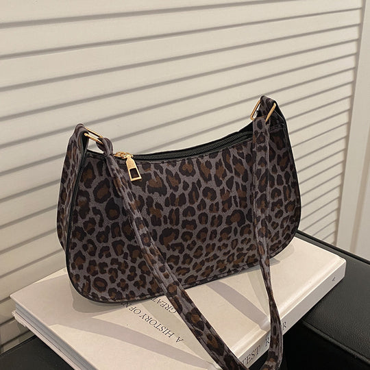 Damen Umhängetasche mit trendigem Leopardenmuster und elegantem goldenen Verschluss Nord Taschen