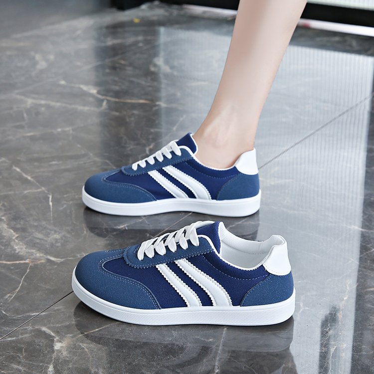 Damen Sneakers im sportlichen Design mit atmungsaktiver Oberflächenstruktur