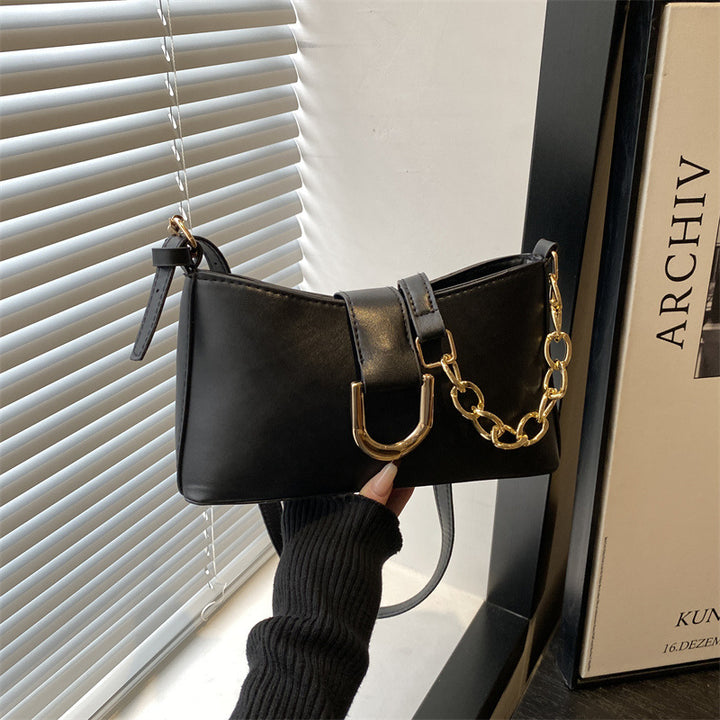 Damen Umhängetasche mit modischem Kettenverschluss und strukturiertem Design Nord Taschen