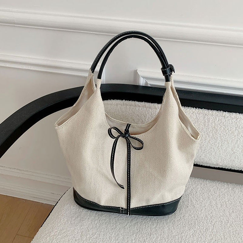 Damen Hobo-Tasche aus hochwertigem Material mit dekorativem Bindegürtel Nord Taschen