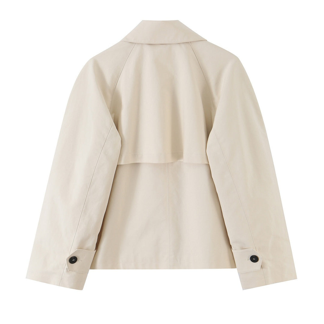 Damen Kurz geschnittene Trenchjacke mit asymmetrischer Knopfleiste und Hemdkragen Nord Taschen