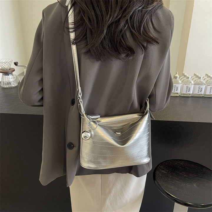 Damen Handtasche im eleganten Wellen-Design | Nord Taschen
