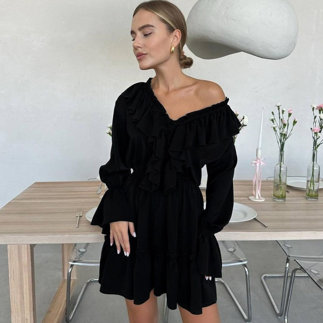 Damen Verspieltes Rüschen-Kurzkleid mit V-Ausschnitt, geraffter Taille und Stufensaum Nord Taschen