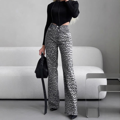 Damen Highwaist Schlagjeans mit dezenter Leo-Print, weitem Bein und rohem Saum Nord Taschen