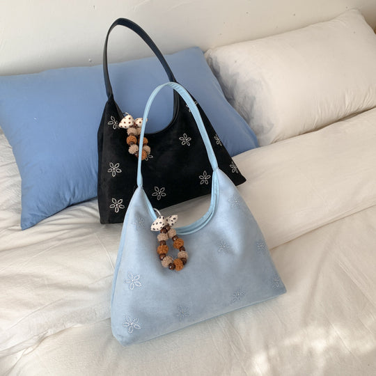 Damen Hobo-Tasche aus weichem Veloursleder mit funkelnden Applikationen Nord Taschen