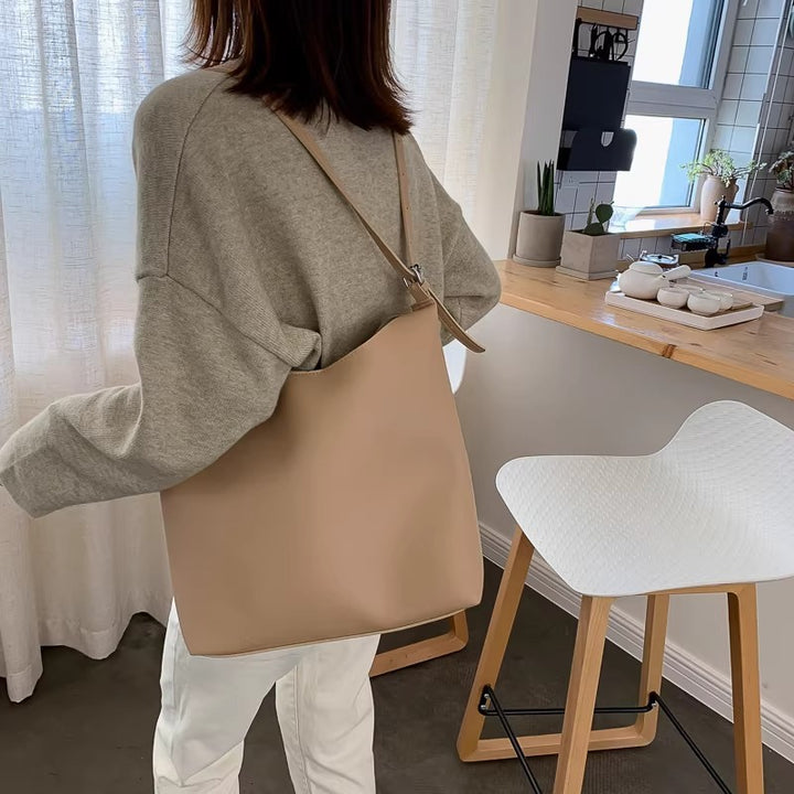 Damen Tragetasche mit abnehmbarem Kosmetiktäschchen und elegantem Faltendesign Nord Taschen