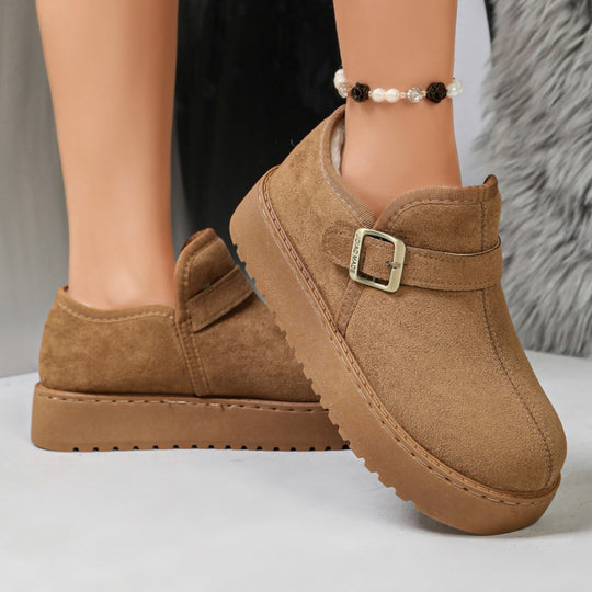 Damen Gefütterte Kurzschaft-Stiefel in Wildleder-Optik mit Plateau und Schnallenriemen Nord Taschen
