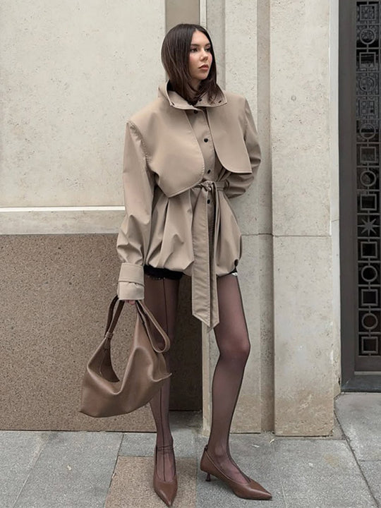 Damen Sculpturaler Boxy-Blouson mit hohem Stehkragen und gerafftem Volumenbund Nord Taschen