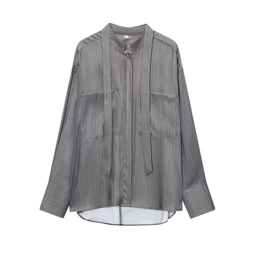 Damen Oversize Seidenähnliche Bluse mit Schluppe und Brusttaschen Nord Taschen