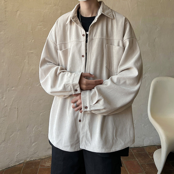 Herren oversized Kordhemdjacke mit aufgesetzten Brusttaschen, abgerundetem Saum und lockerer Silhouette Nord Taschen