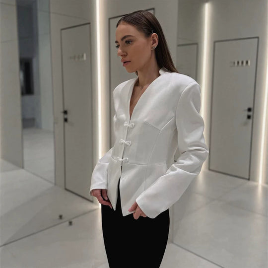 Damen Schößchen‑Blazer mit mandarinähnlichem Ausschnitt und dekorativen Knotenverschlüssen Nord Taschen