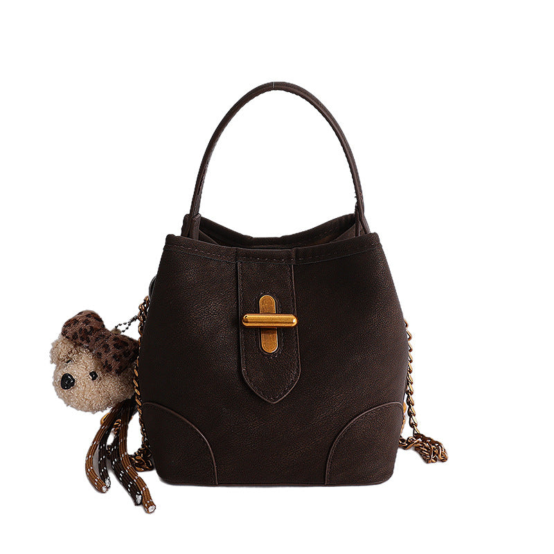 Damen Handtasche mit abnehmbarem Plüschanhänger Nord Taschen