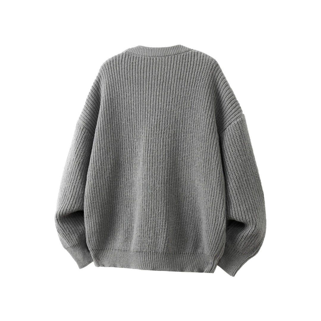 Unisex Oversize Grobstrick-Cardigan mit V-Ausschnitt, Knopfleiste und aufgesetzten Taschen Nord Taschen